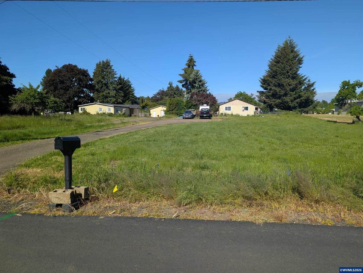 415 Hawthorne Av - Photo 1