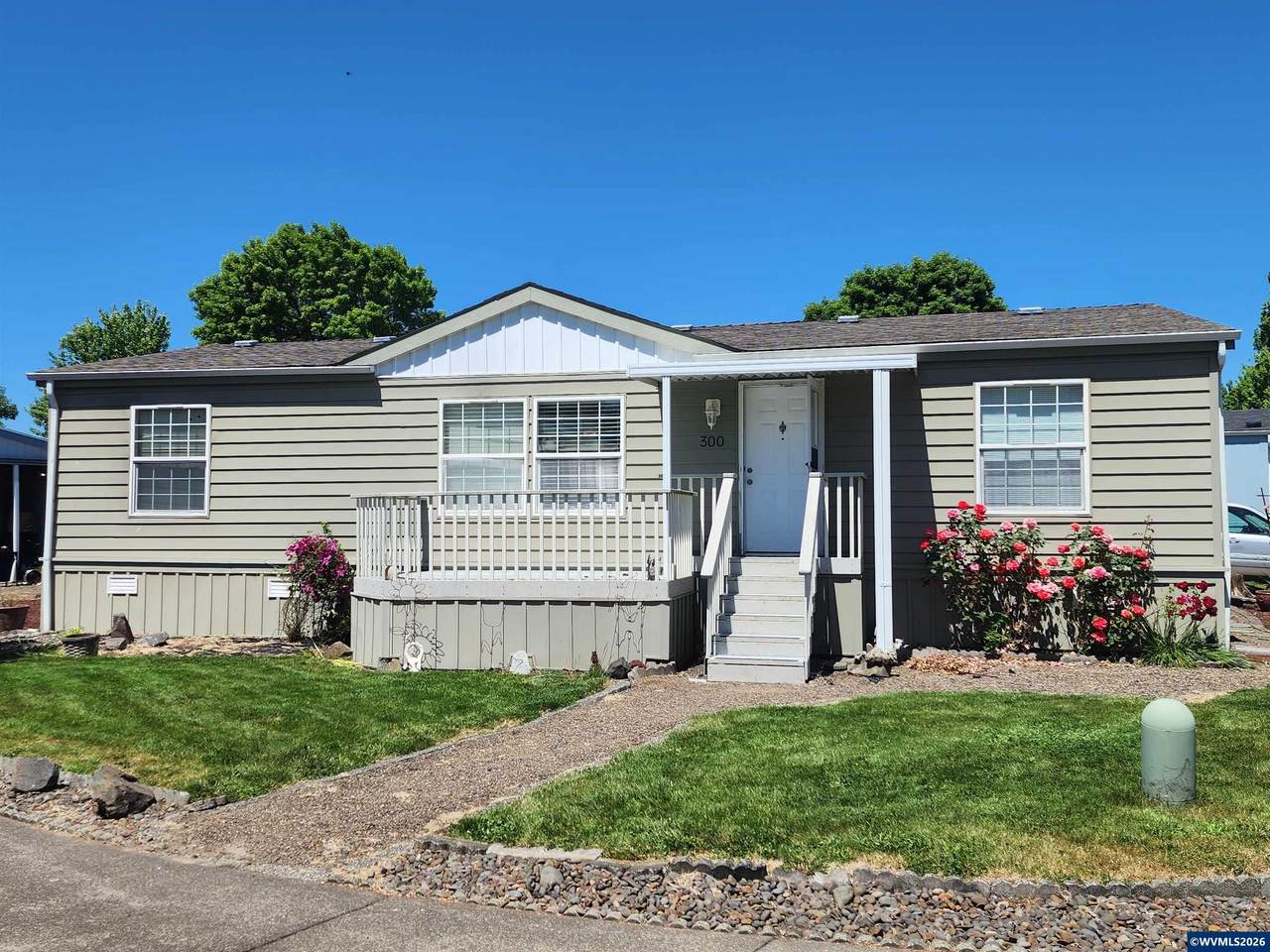 5050 Columbus  (Unit 300) - Photo 1