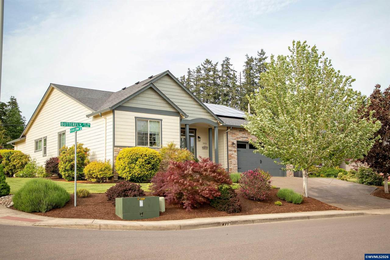 2921 Butterfly Av - Photo 1
