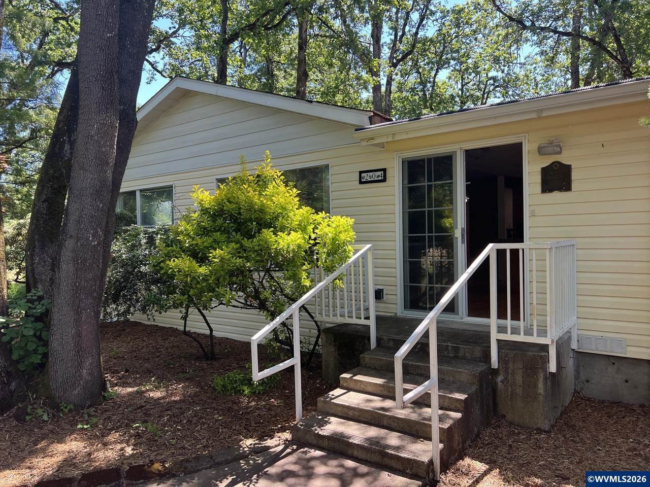 3100 Turner - Photo 1