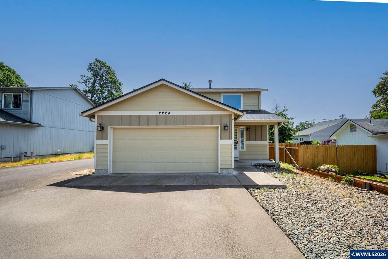 2224 Front Av - Photo 1