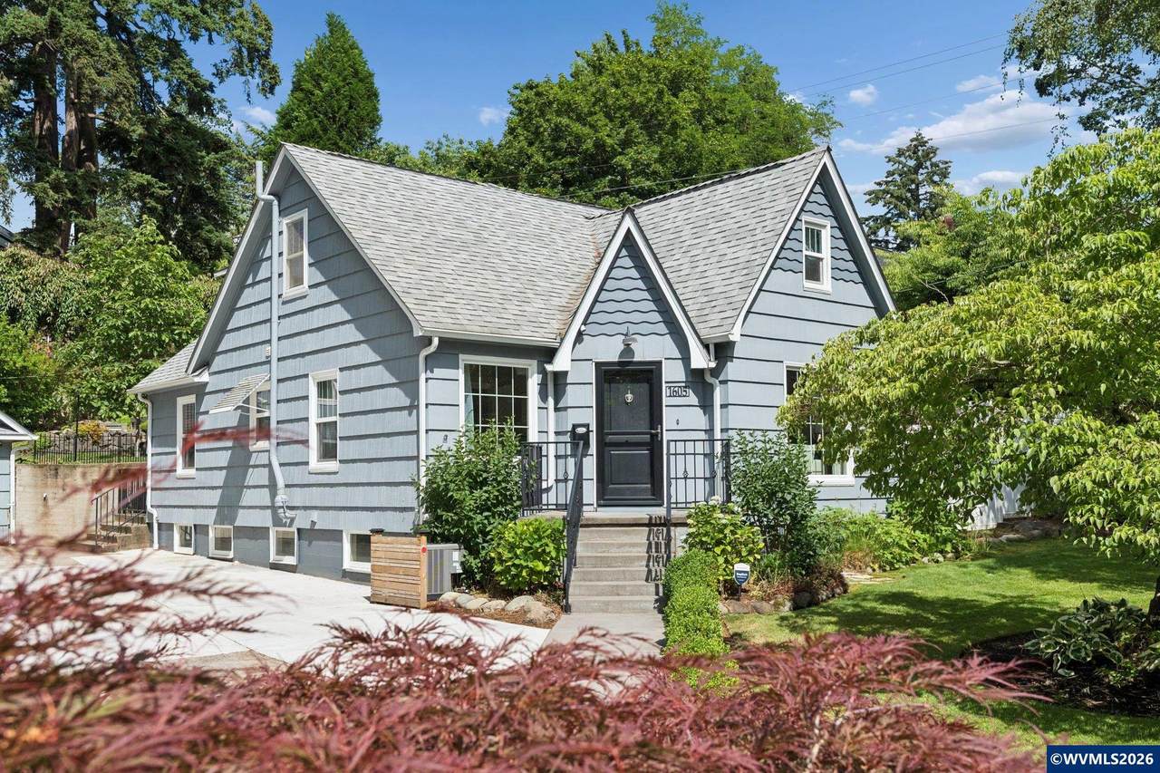 1605 Summer St - Photo 1