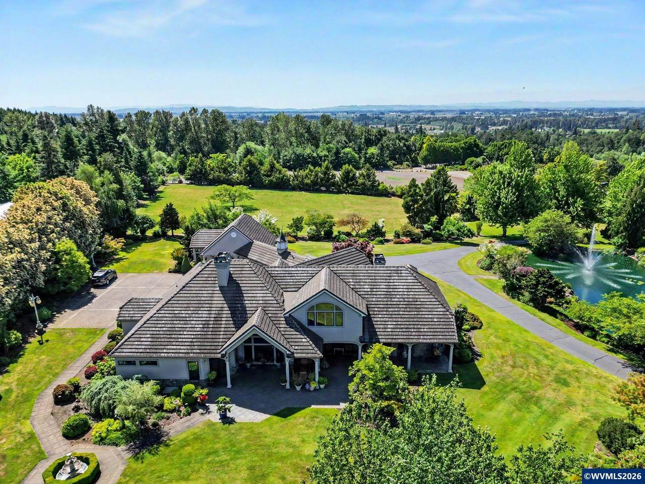 630 Eureka Av - Photo 1