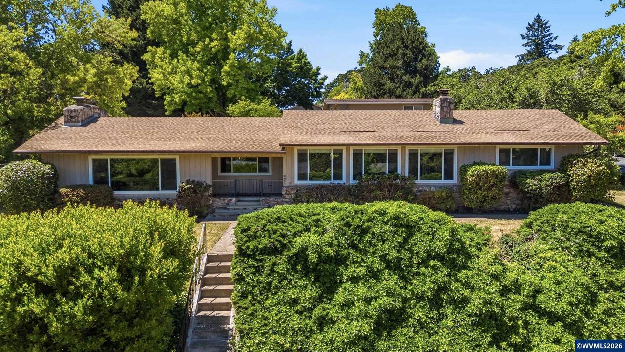 1740 Woodland Dr - Photo 1