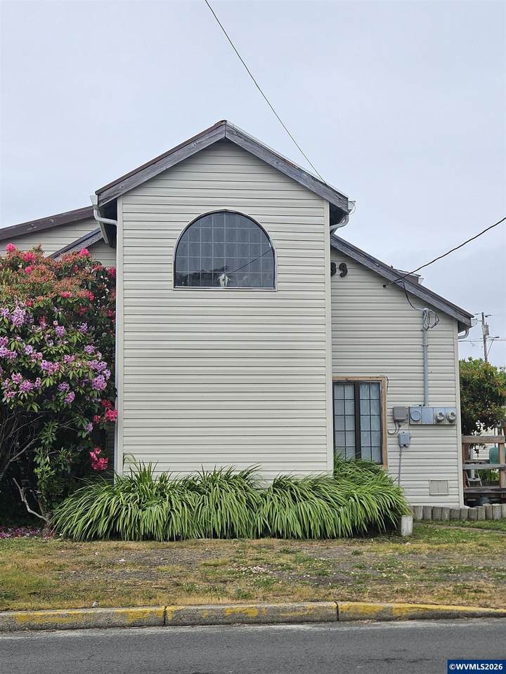 1433 17th - Photo 1