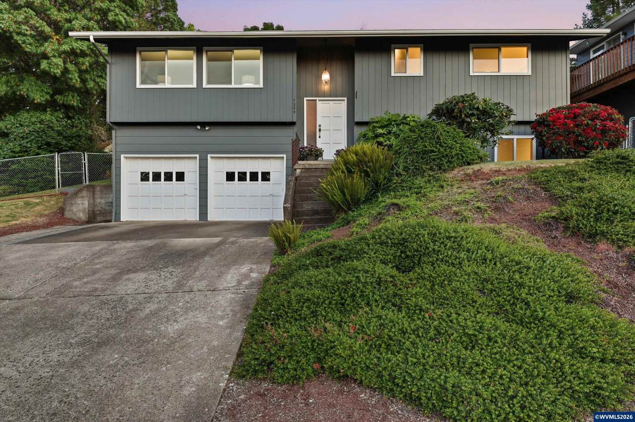 1249 Maple St - Photo 1