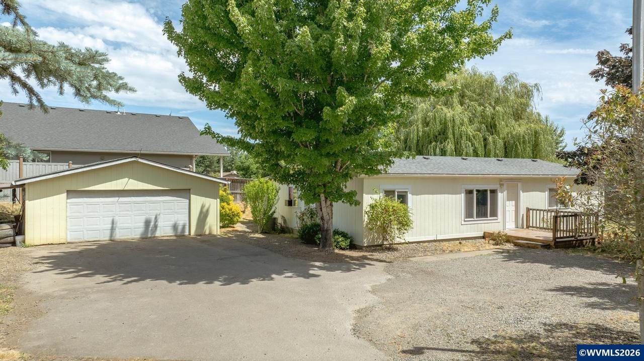 2225 Rogers Ln - Photo 1
