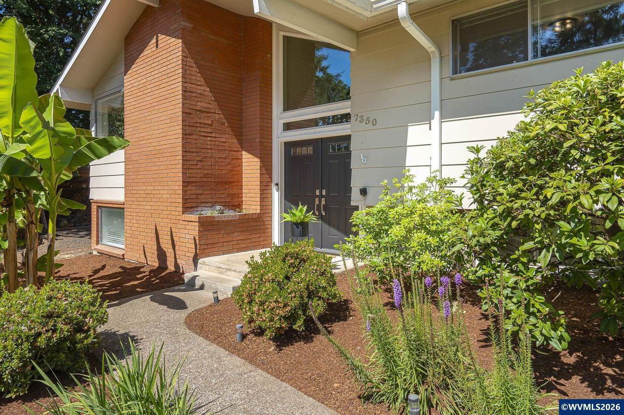 7350 Valley View Dr - Photo 1