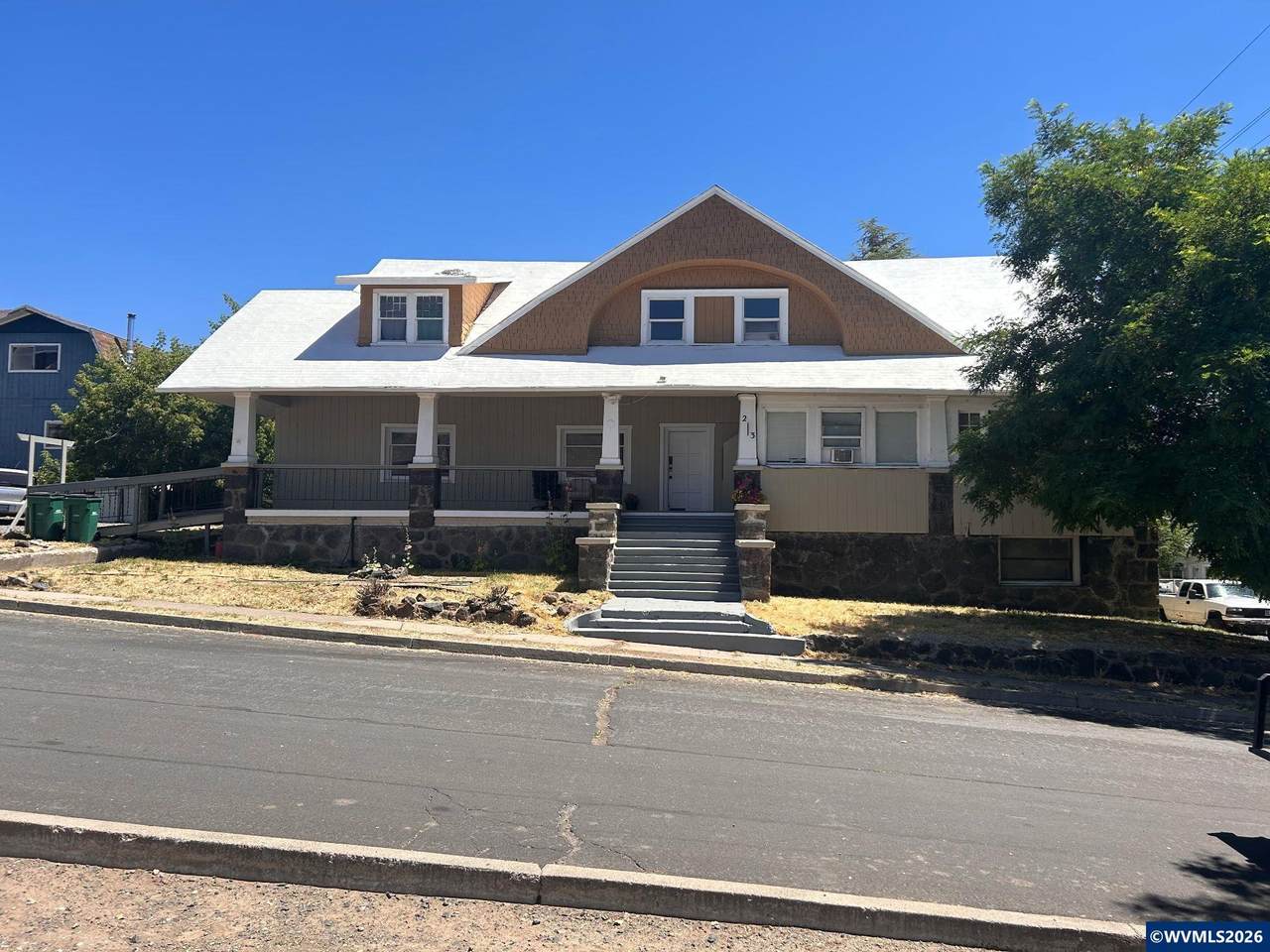 213 Cedar - Photo 1