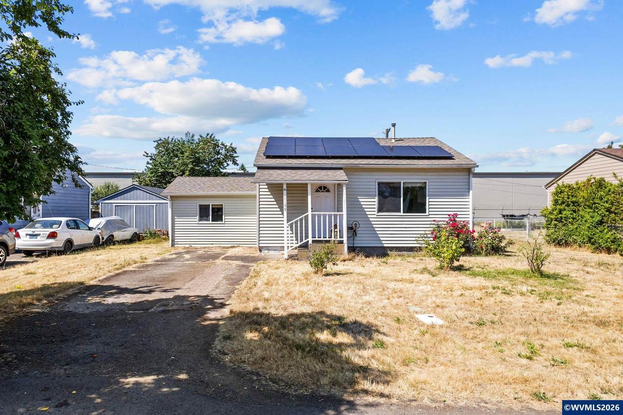 3155 Knox Butte Av - Photo 1