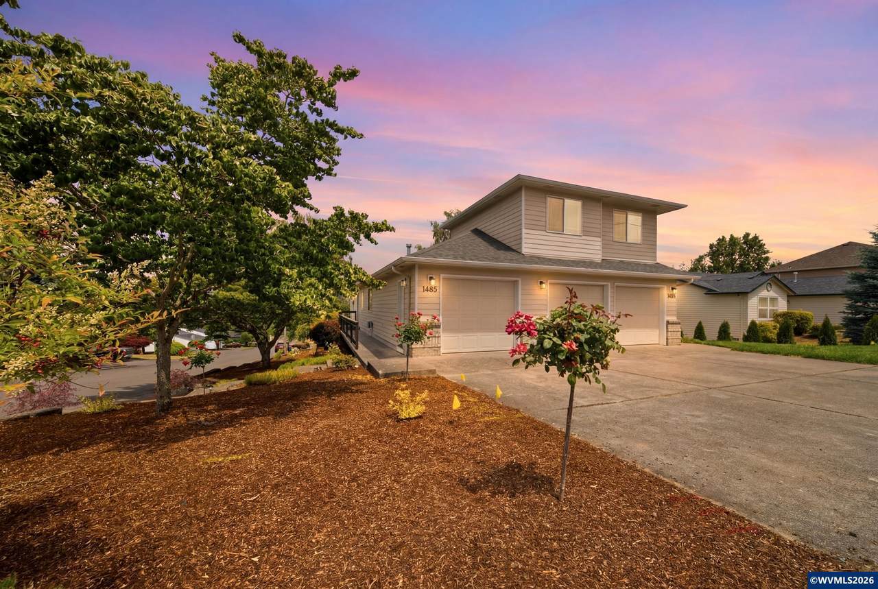 1475 Orchardview - Photo 1