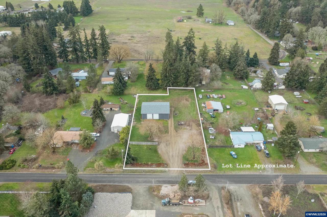 1701 Harvey St - Photo 1