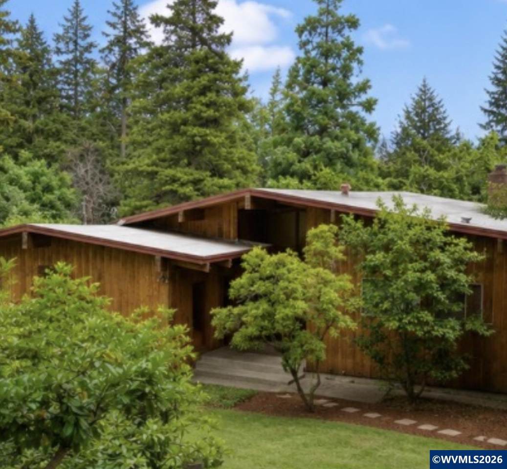 3401 Crest Dr - Photo 1