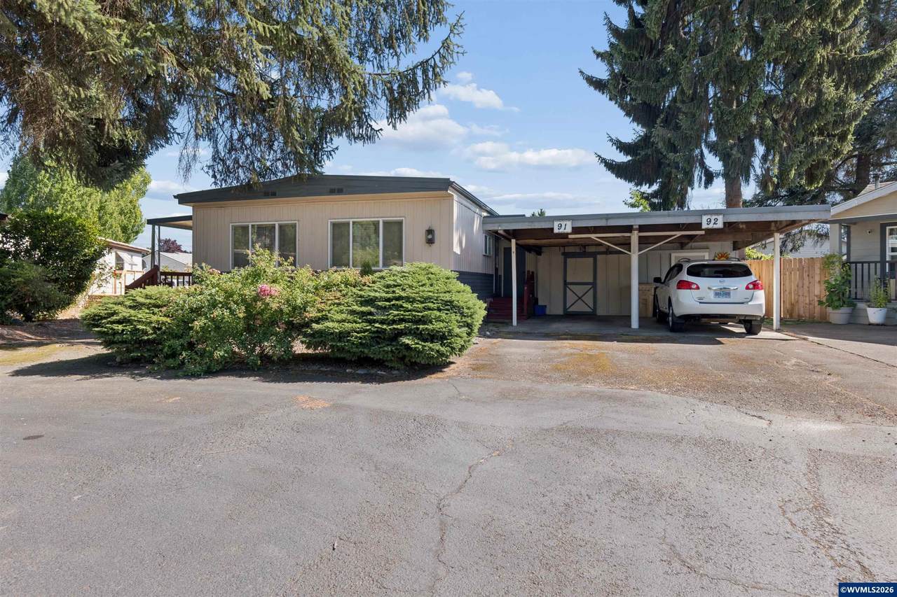 1905 Waverly - Photo 1