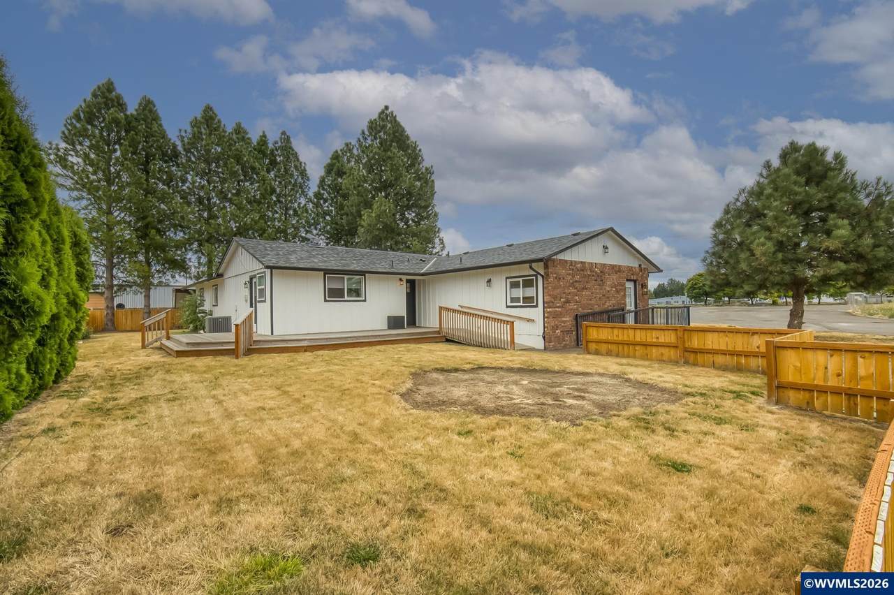 1656 Mcdaniel Ln - Photo 1
