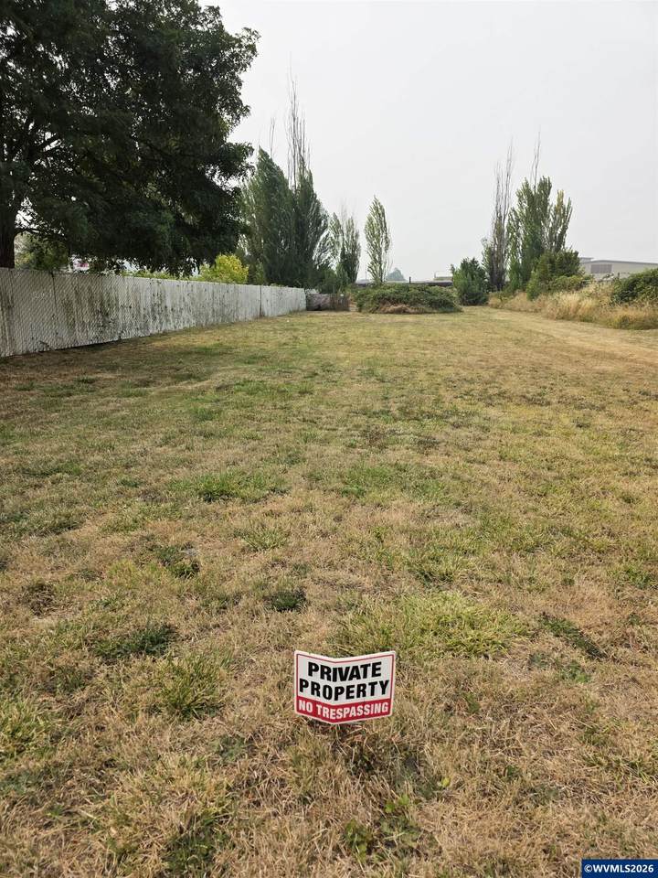 2469 Evergreen - Photo 1