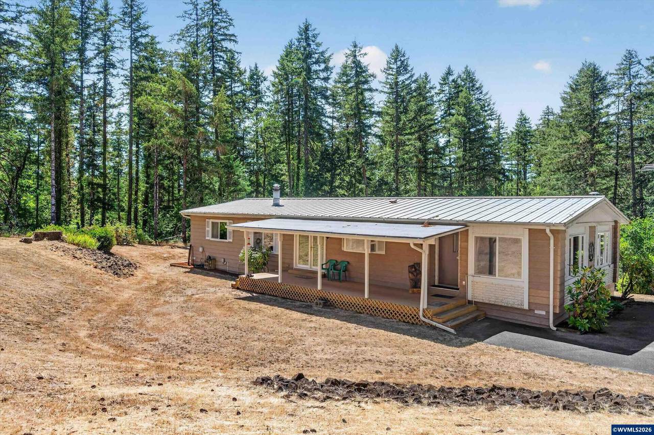 1111 Pioneer Rd - Photo 1