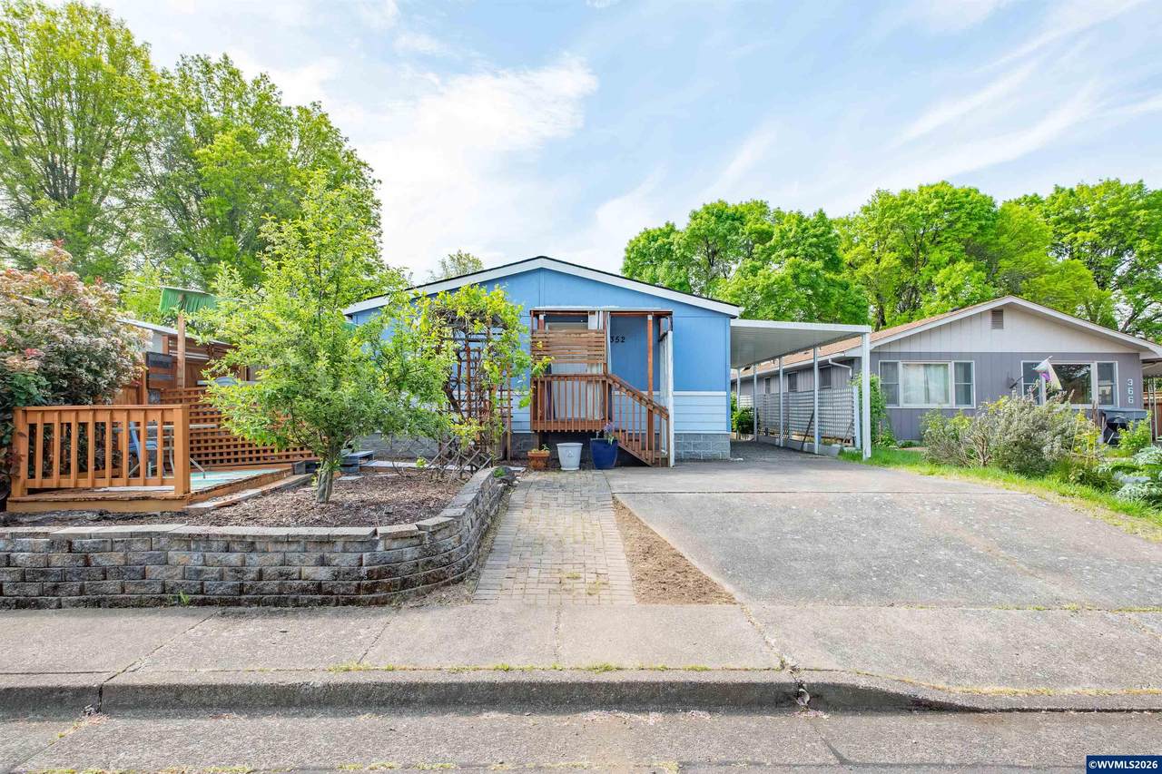 352 Butterfield Pl - Photo 1