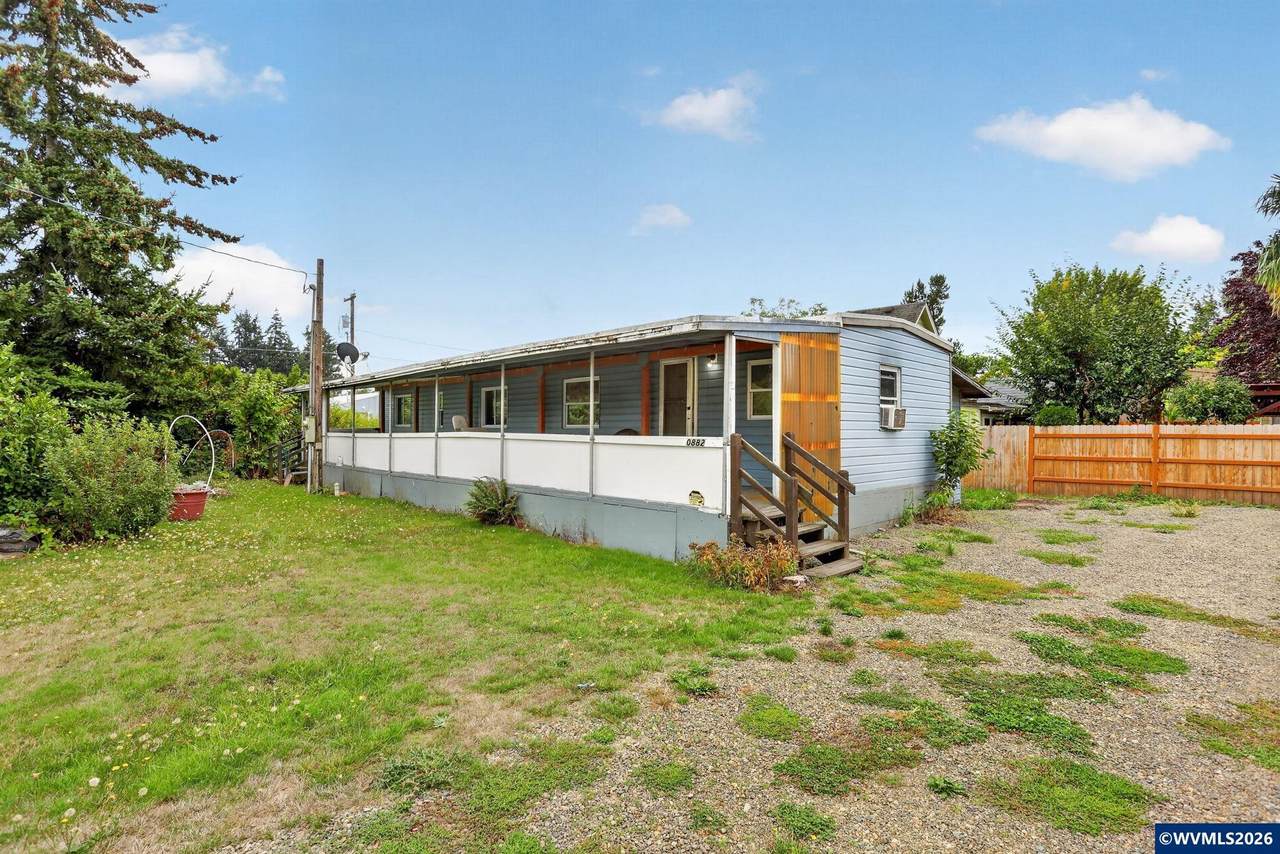 10882 Oak St - Photo 1