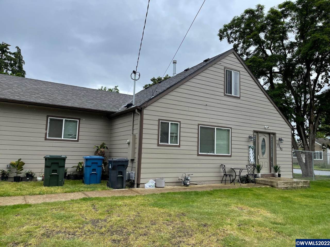 2390 Broadway St - Photo 1