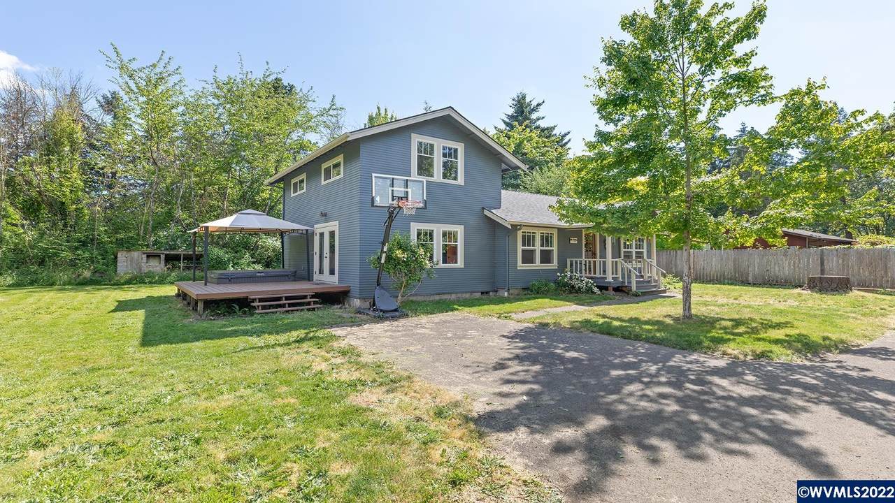 1215 35th St - Photo 1