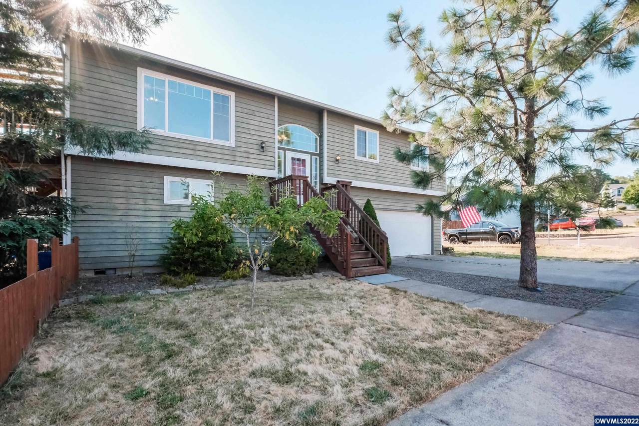 196 Topaz St - Photo 1