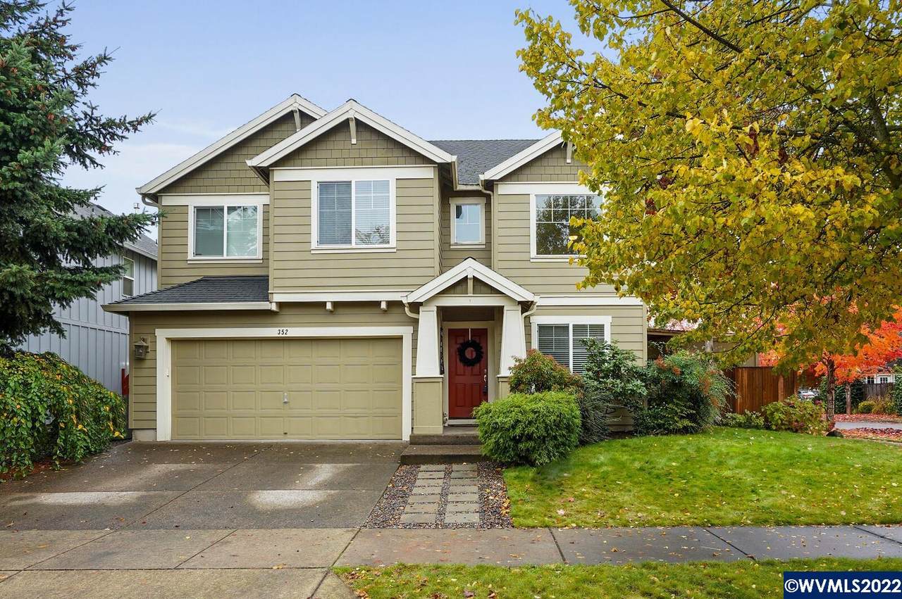 352 Derby St - Photo 1