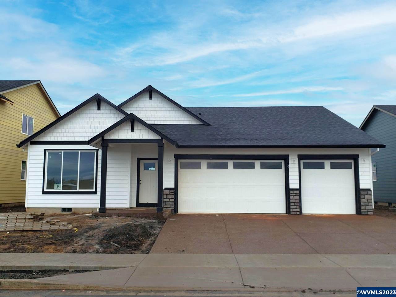 2469 10th Av - Photo 1