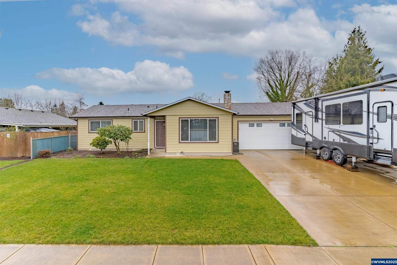 657 49th Av - Photo 1