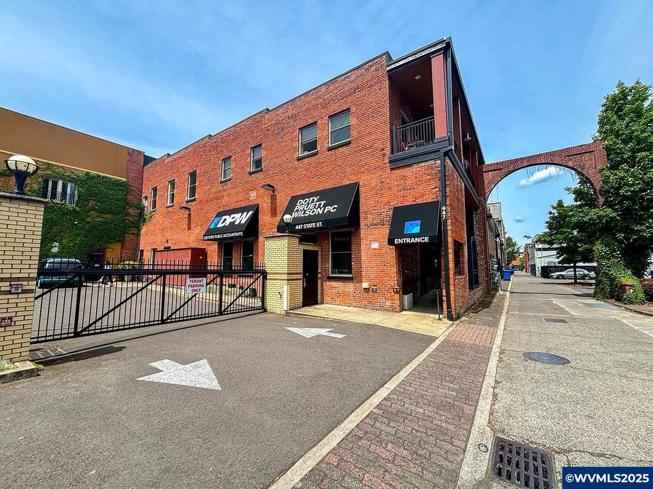 447 State - Photo 1