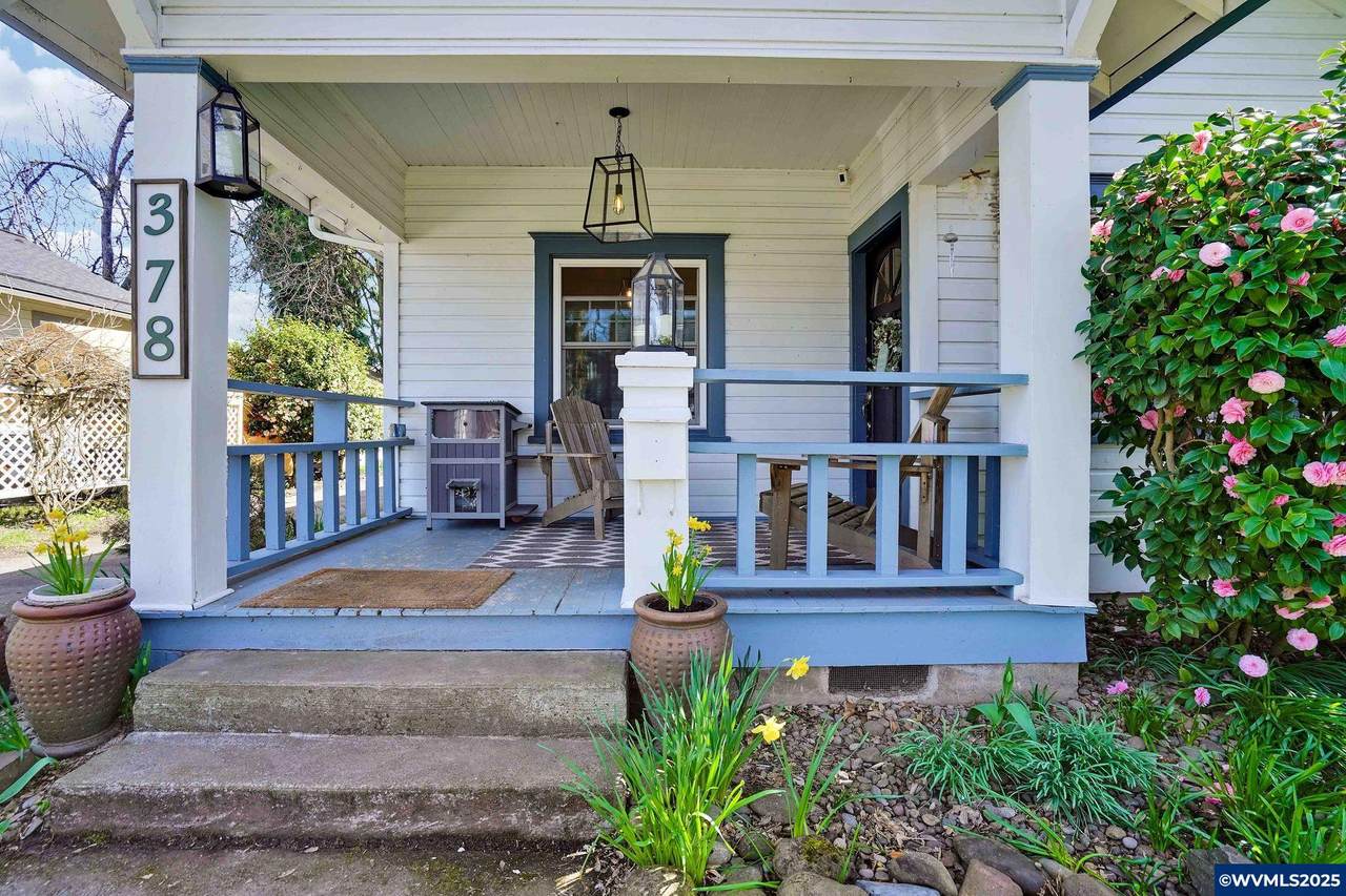 378 Richmond Av - Photo 1