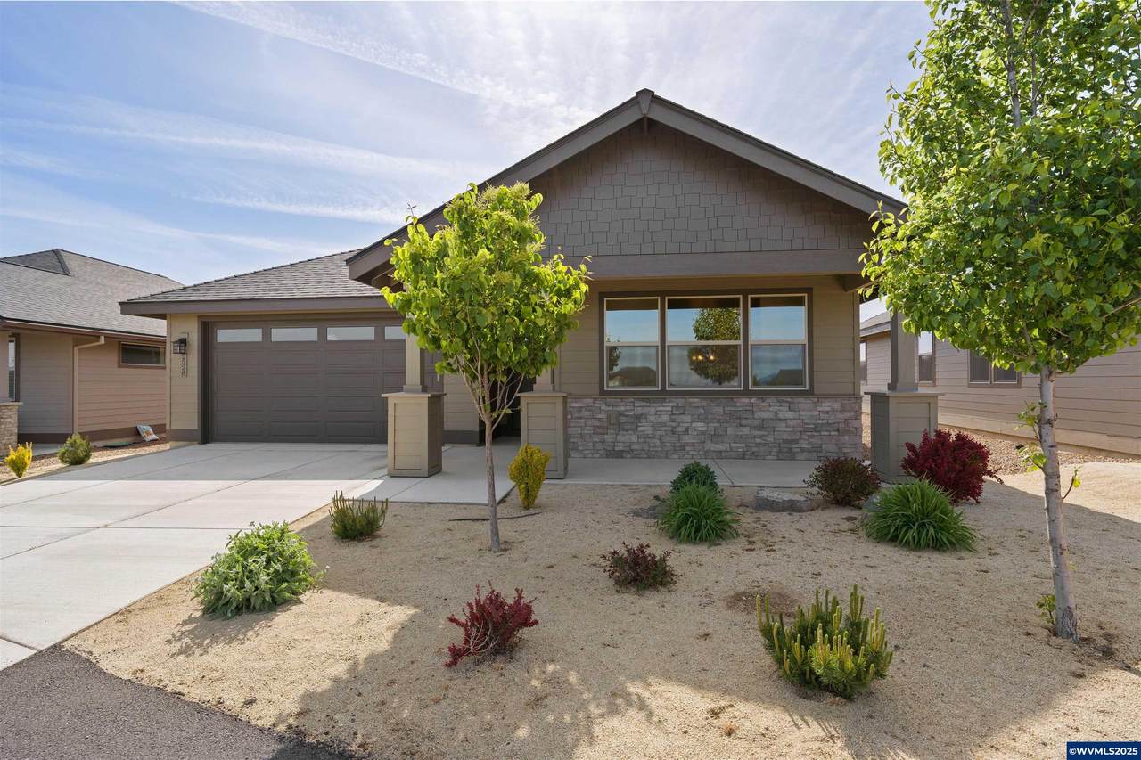 2528 Redwood Cir - Photo 1