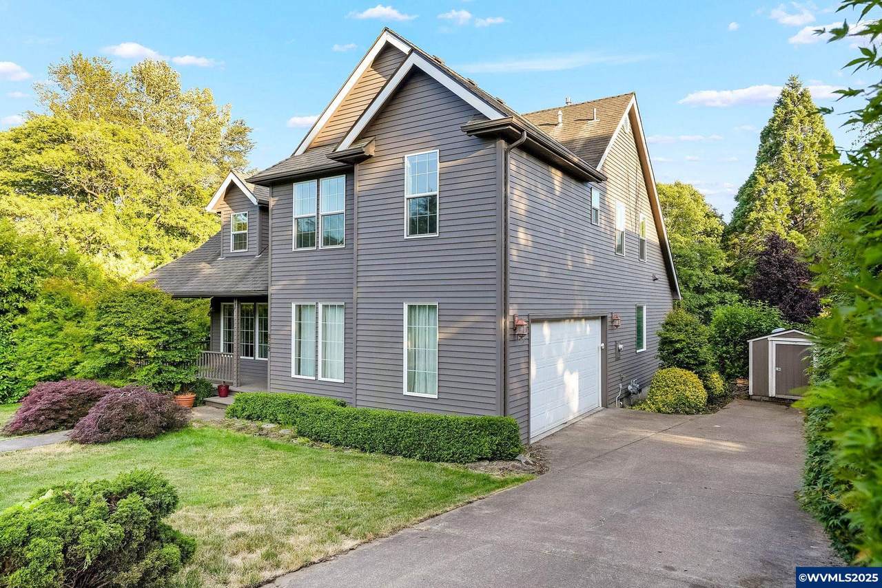 852 Marilyn Dr - Photo 1