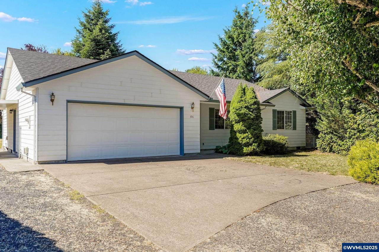 396 Hickory Ct - Photo 1
