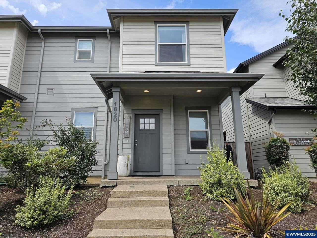 1620 Barberry Av - Photo 1