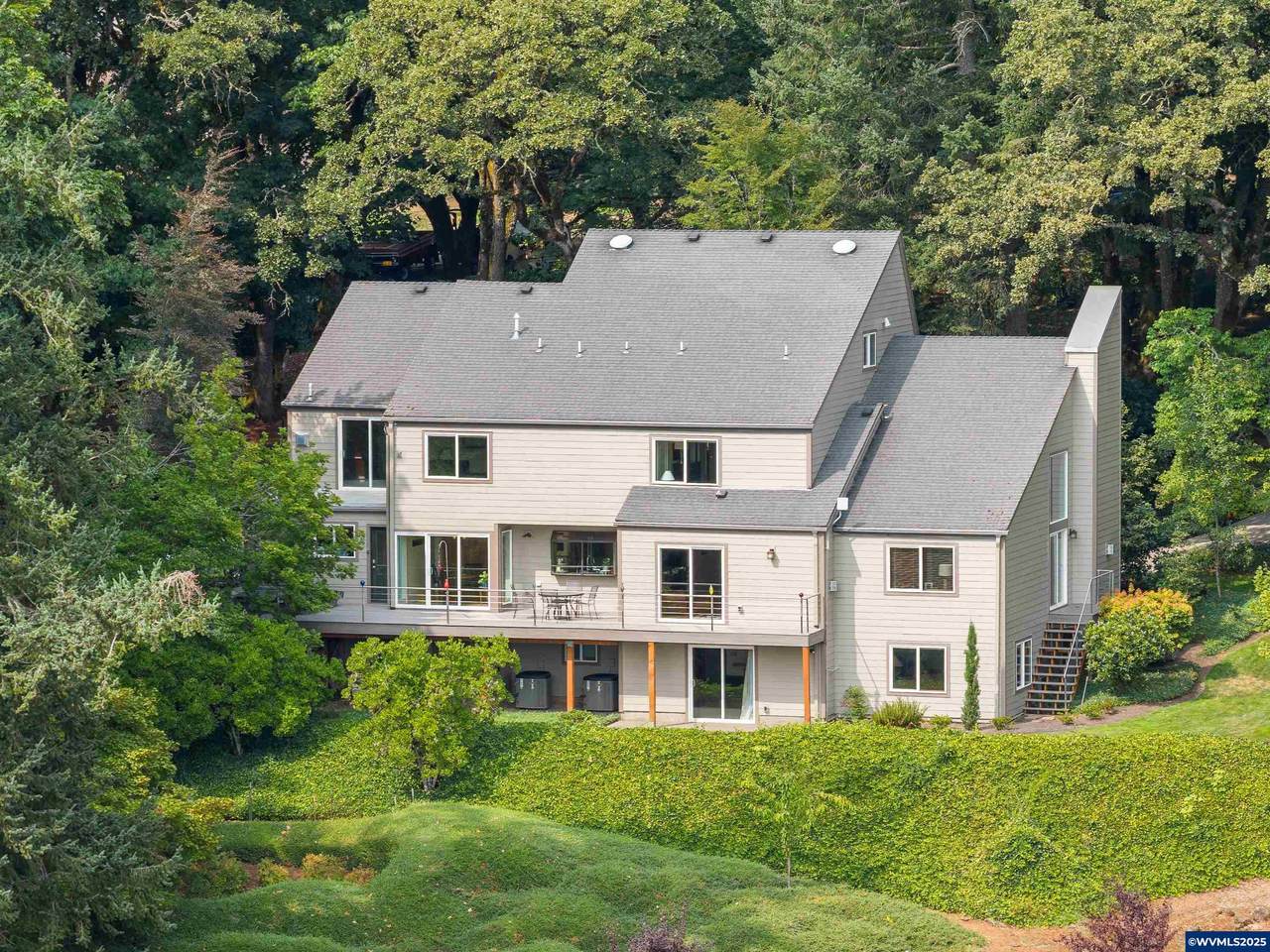 341 Maple Hill Dr - Photo 1