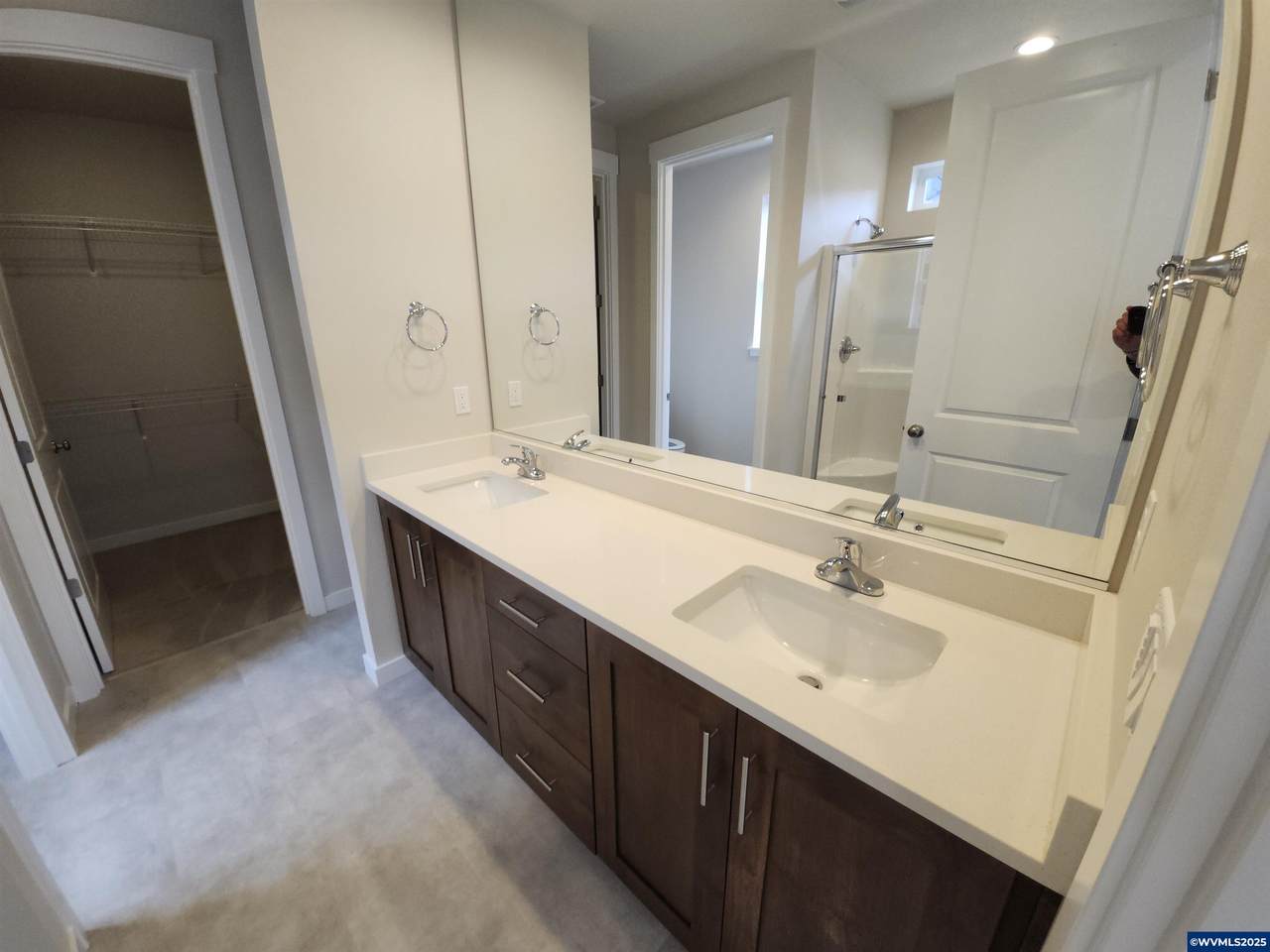 704 Magnolia Av - Photo 1