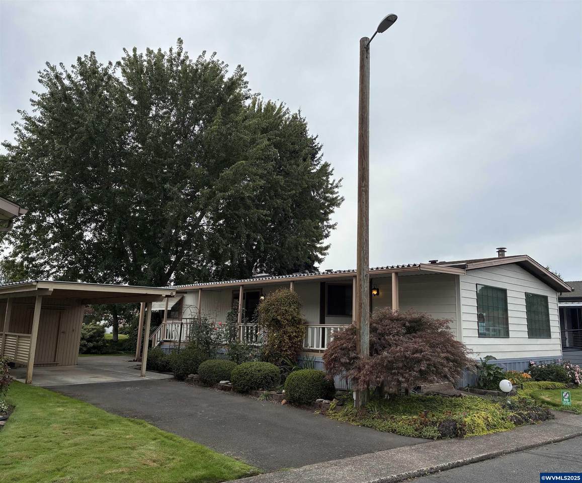 3100 Turner (#713) - Photo 1