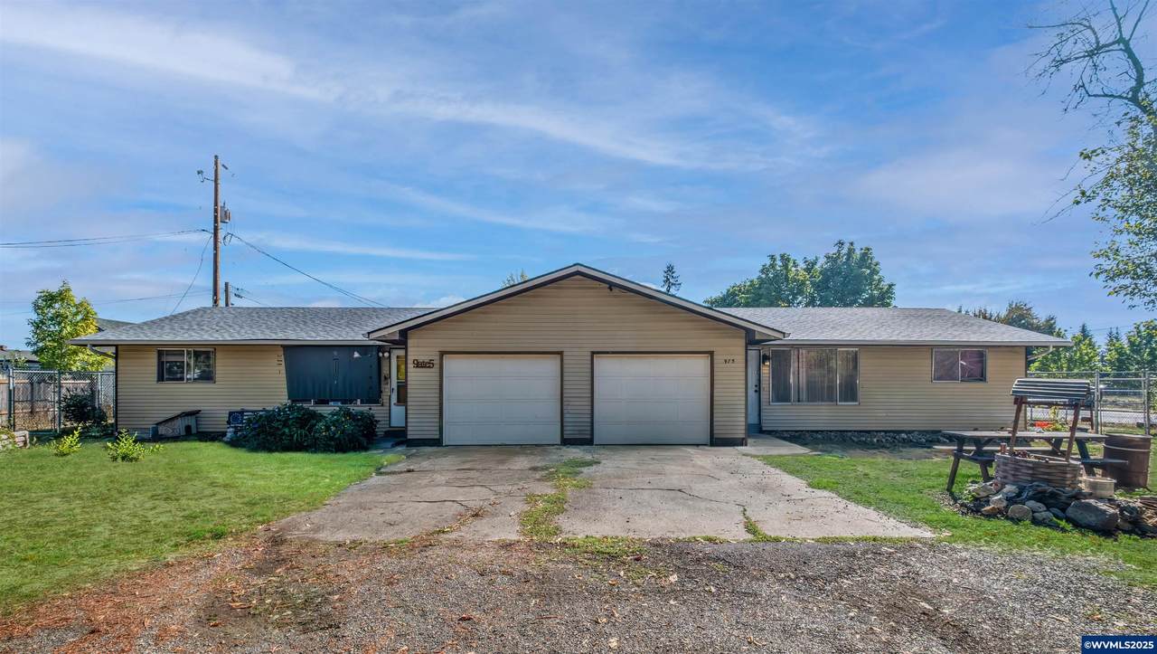 975 E (-985) - Photo 1