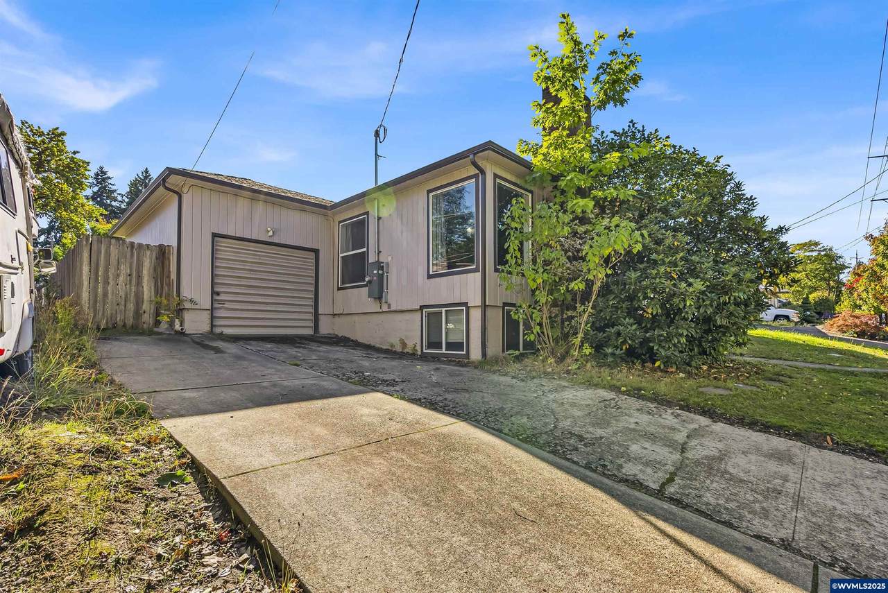 1610 Madrona Av - Photo 1