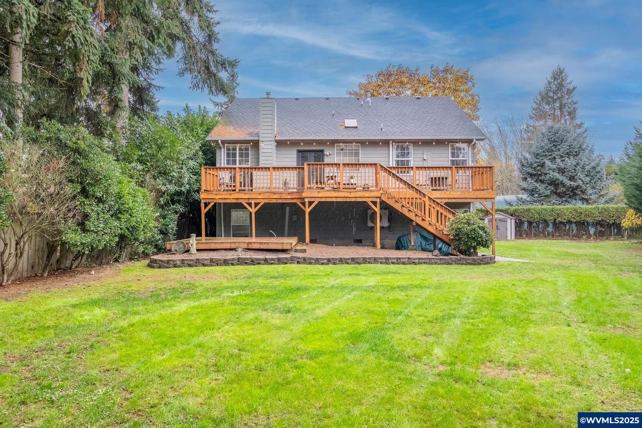 1221 Montgomery Pl - Photo 1