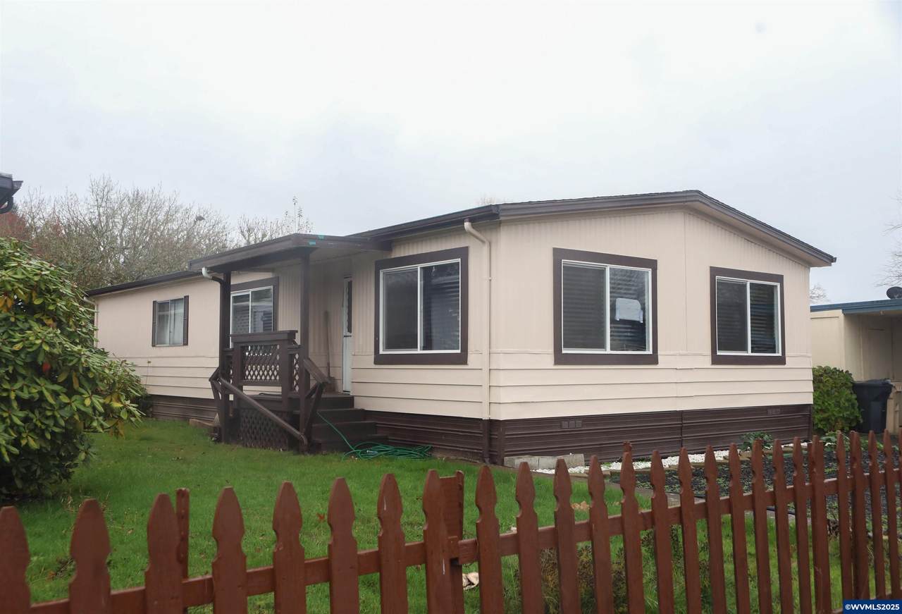 300 Goodnight #83 - Photo 1