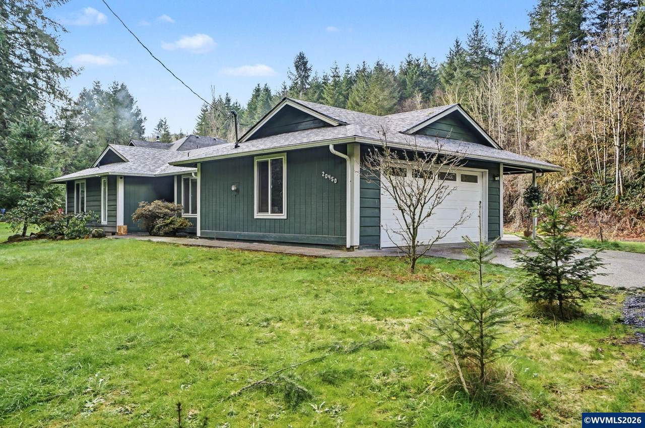 20450 Abiqua Rd - Photo 1
