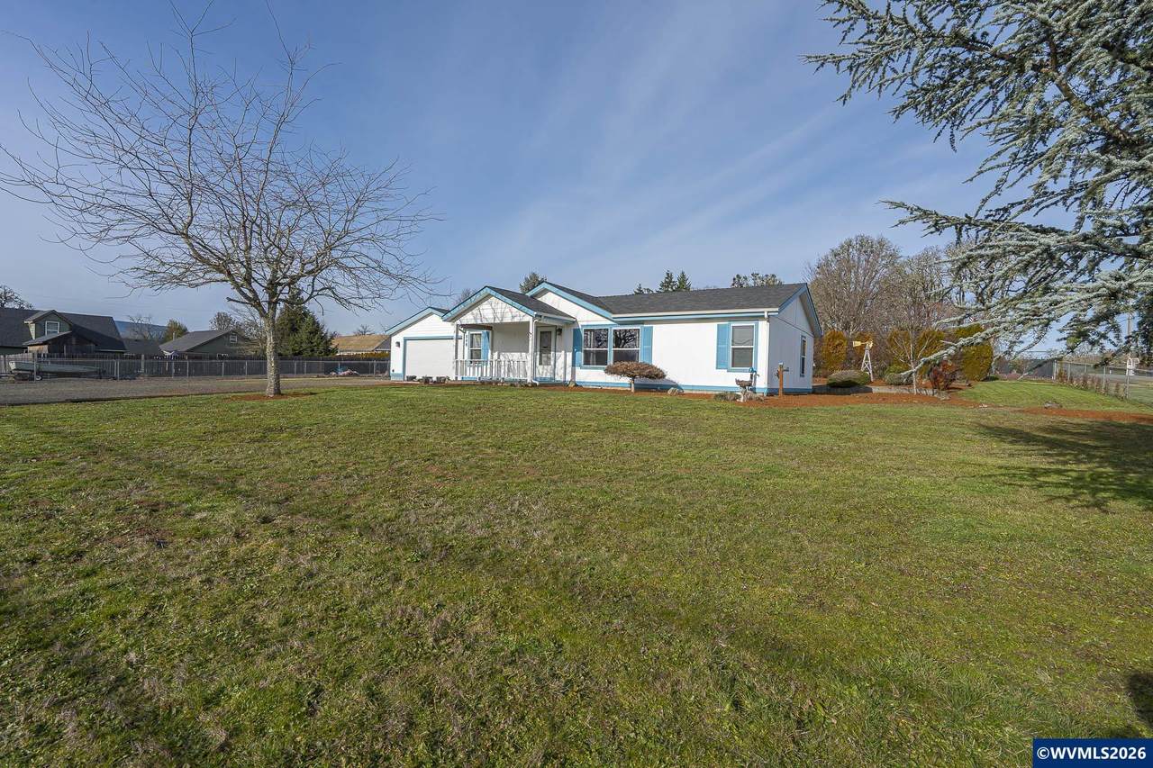 860 Ellendale Av - Photo 1