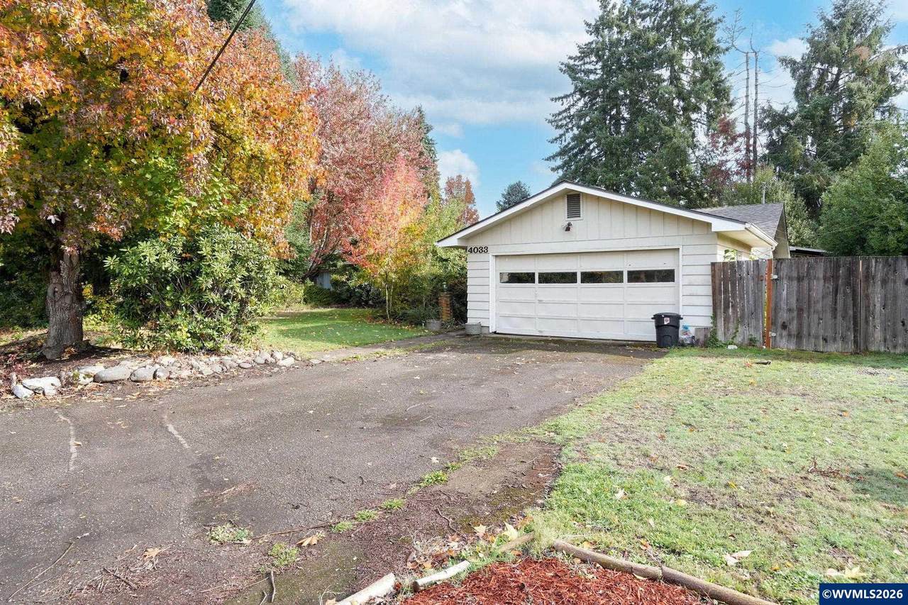 4033 Morning St - Photo 1