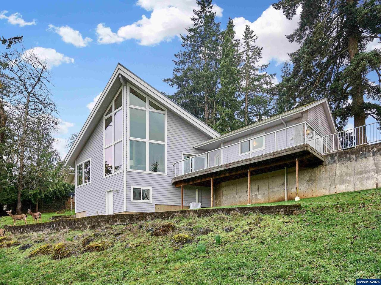 301 Edgewood Dr - Photo 1