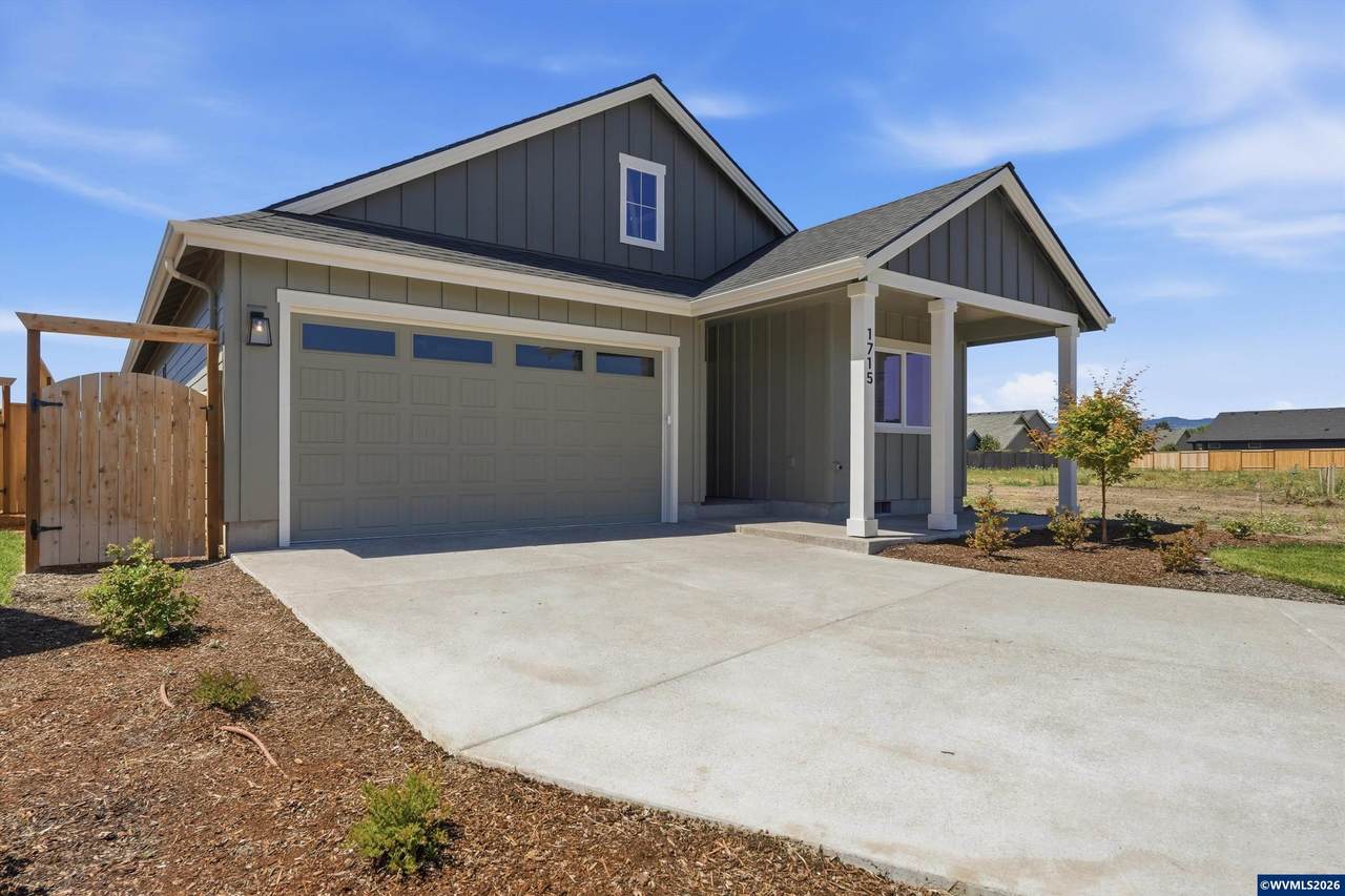 1715 Hankel St - Photo 1