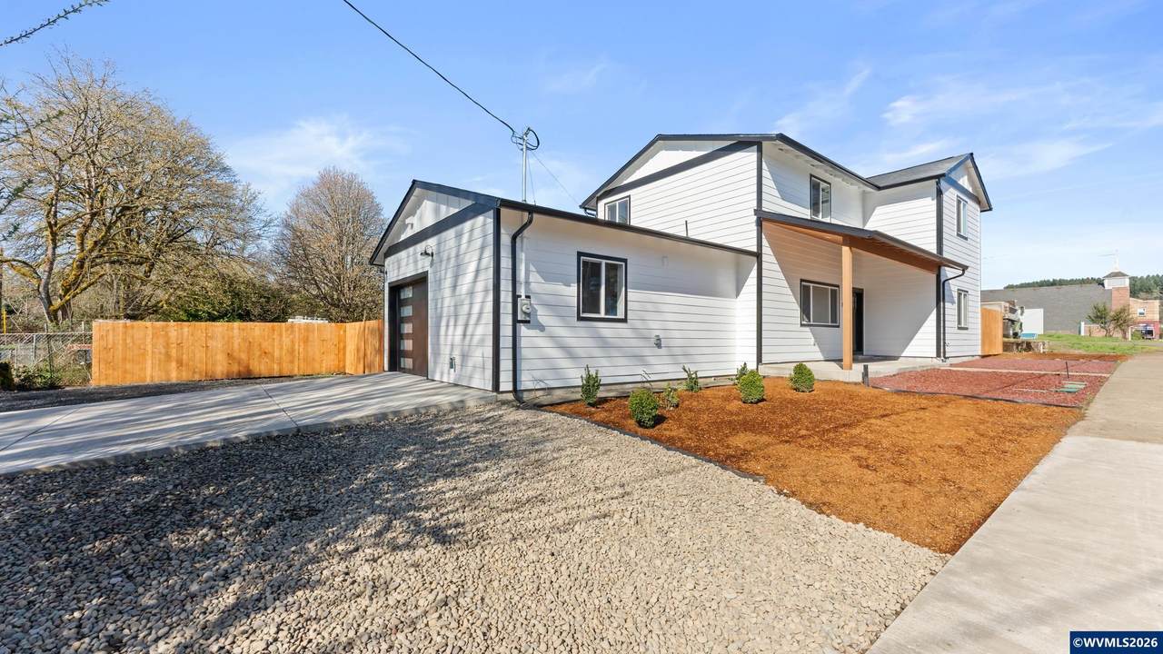 141 D St - Photo 1