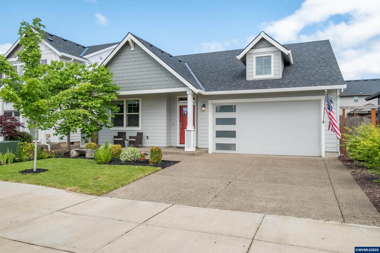 1531 Barberry Av - Photo 1