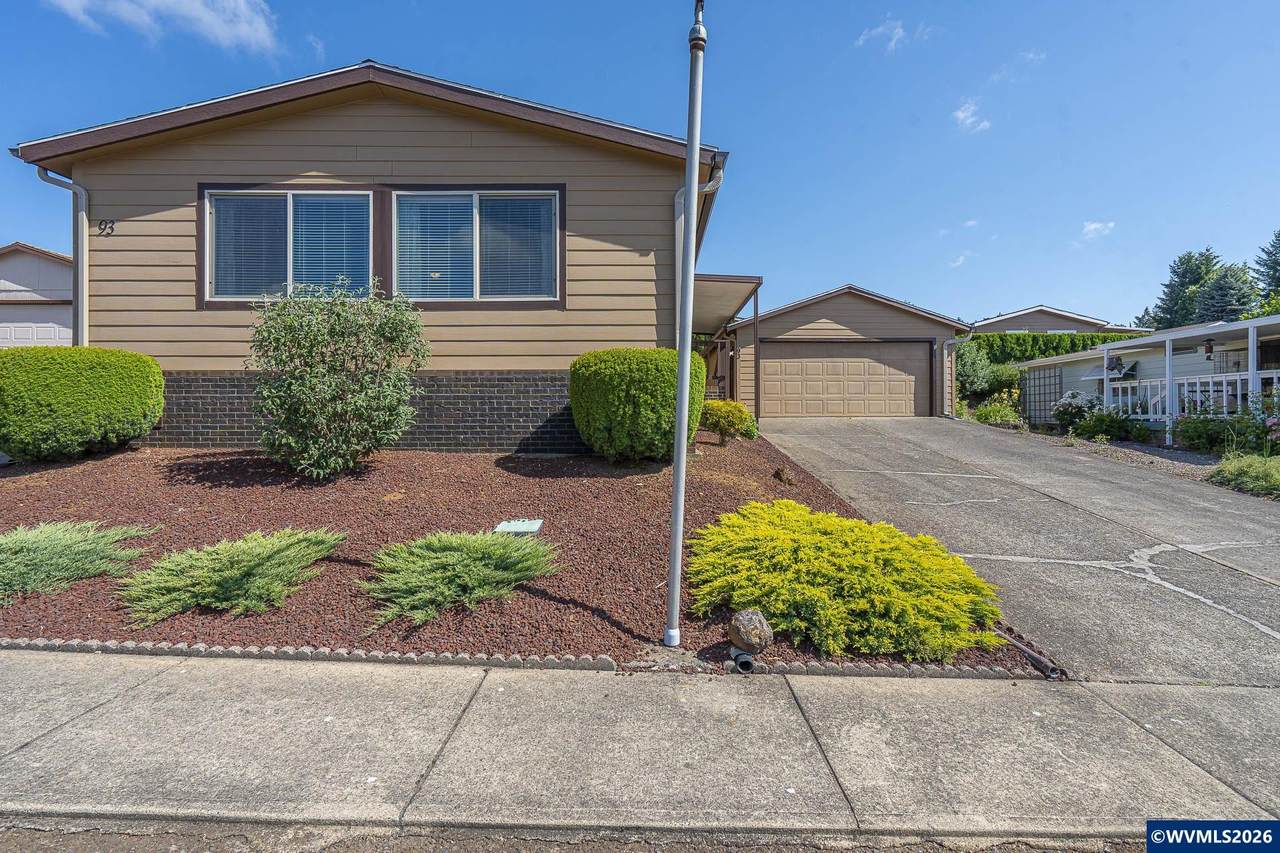 2120 Robins (#93A) - Photo 1